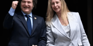 La Justicia ordenó frenar la difusión de los audios atribuidos a Karina Milei grabados en Casa Rosada