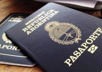 Miles de pasaportes argentinos con defectos fueron retirados: Renaper pide devolverlos